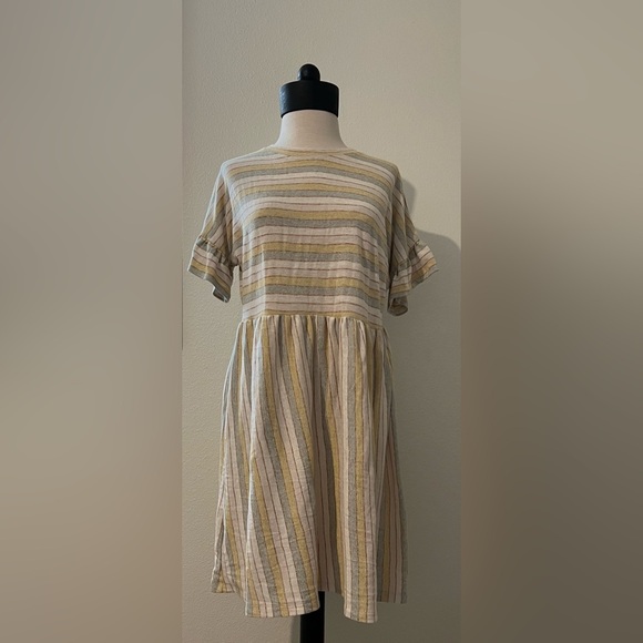 Rylee + Cru Dresses & Skirts - Rylee + Cru Cream yellow striped dress women’s size M